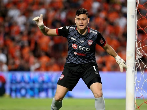 Bóng đá Việt Nam tối 23/5: Muangthong United muốn bán thủ môn Đặng Văn Lâm